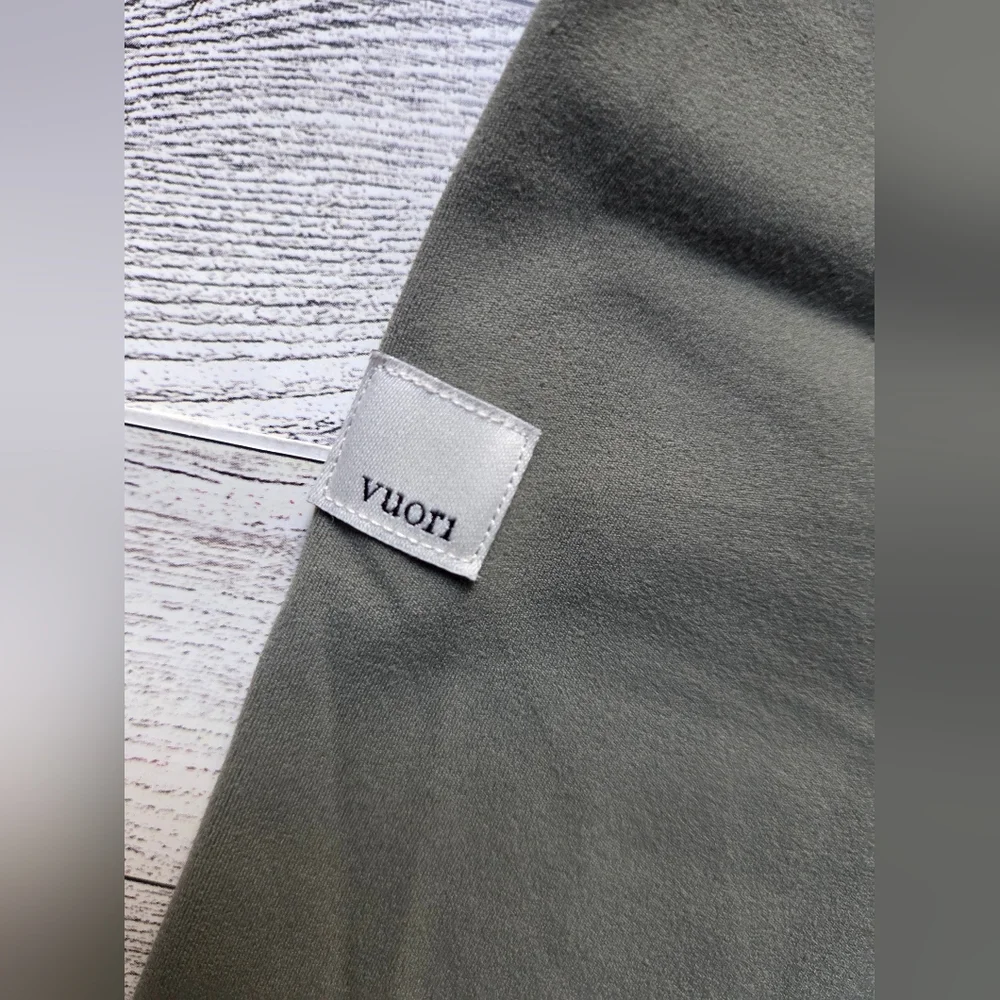 Vuori All The Feels Sage Green Leggings - Picture 6 of 6